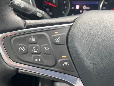 Used 2023 Chevrolet Equinox Premier AWD/4WD image 10