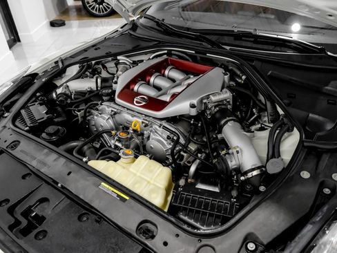 Used 2021 Nissan GT-R Premium image 44