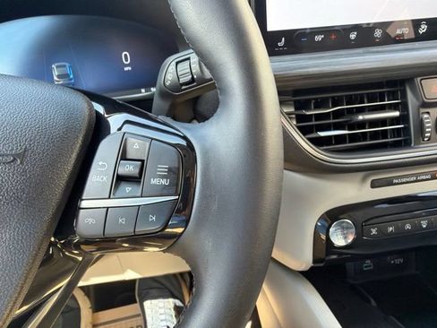 Used 2023 Ford Escape Platinum w/ Premium Technology Package AWD/4WD image 20