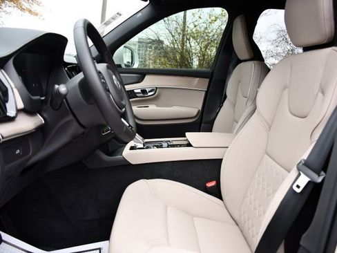 New 2026 Volvo XC90 B6 Plus w/ Protection Package Premier AWD/4WD image 14