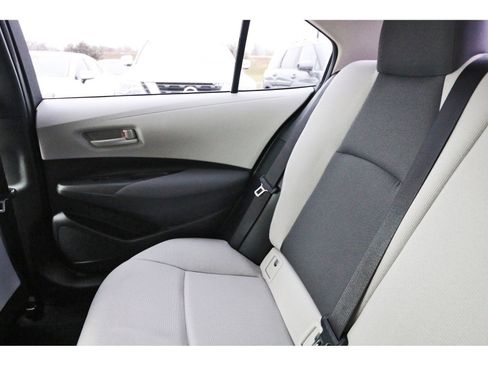 Used 2022 Toyota Corolla LE image 13