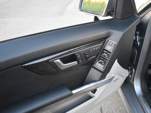 Used 2014 Mercedes-Benz GLK 350 4MATIC image 56