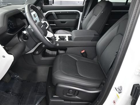Used 2025 Land Rover Defender 110 S AWD/4WD image 5