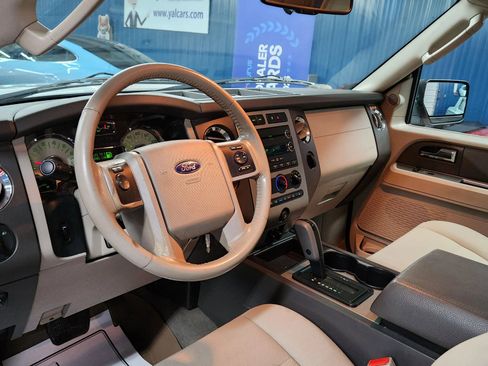 Used 2014 Ford Expedition XLT image 11