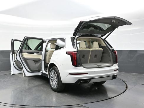 Certified 2023 Cadillac XT6 Premium Luxury AWD/4WD image 46