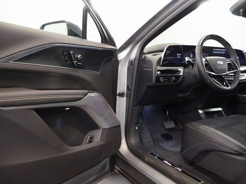 New 2026 Cadillac Lyriq Signature Luxury image 6