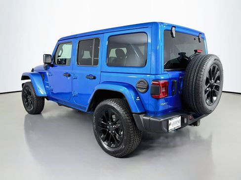 Used 2024 Jeep Wrangler Unlimited Sahara AWD/4WD image 7