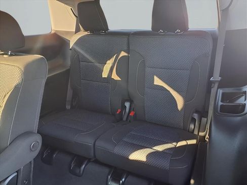 Used 2023 GMC Acadia SLE w/ Driver Convenience Package image 25