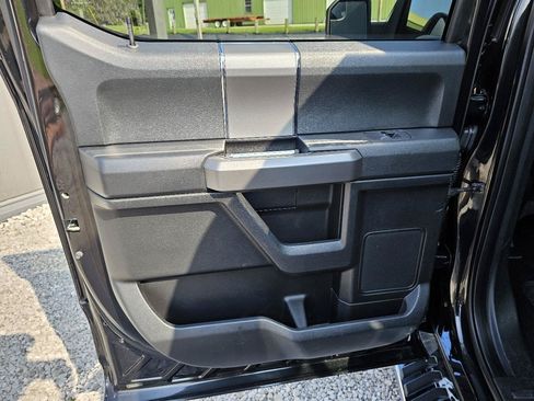 Used 2015 Ford F150 XLT w/ Equipment Group 302A Luxury AWD/4WD image 16