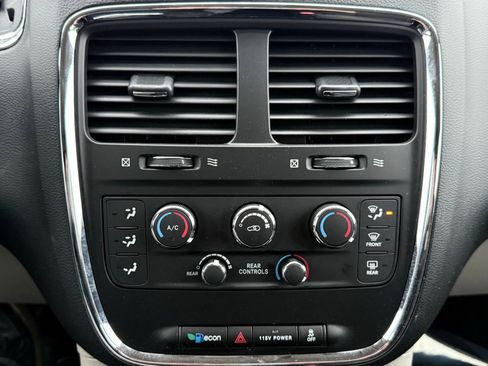 Used 2017 Dodge Grand Caravan SE w/ Power Window Group image 31