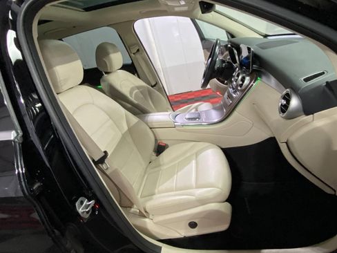 Used 2022 Mercedes-Benz GLC 300 4MATIC image 9