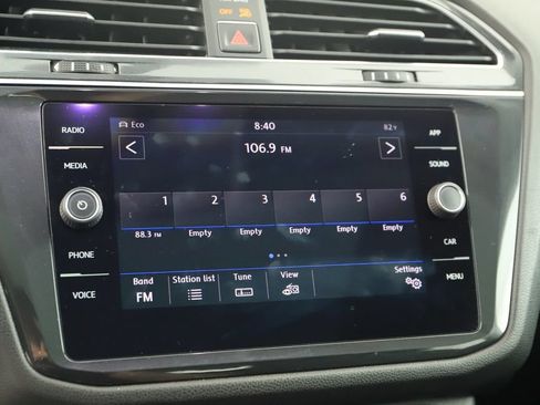 Used 2018 Volkswagen Tiguan SE w/ Panoramic Sunroof Package AWD/4WD image 27