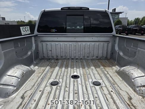 Used 2017 Nissan Titan SV AWD/4WD image 15