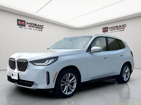 Used 2025 BMW X3 xDrive30i w/ Convenience Package image 3