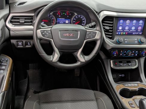 Used 2022 GMC Acadia SLE w/ Driver Convenience Package image 4