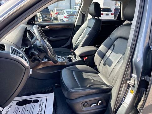 Used 2017 Audi Q5 2.0T Premium Plus w/ Technology Package image 17