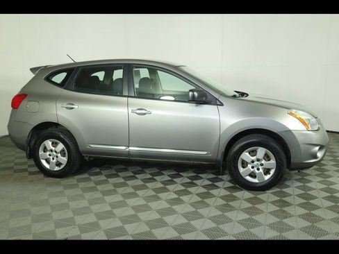 Used 2013 Nissan Rogue S AWD/4WD image 9