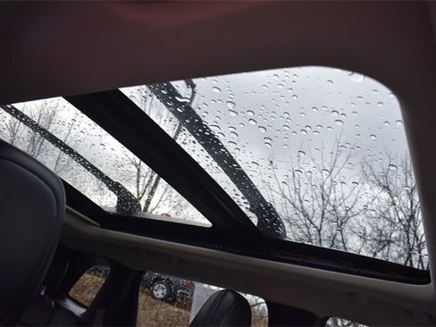 Used 2015 Jeep Cherokee Limited image 13