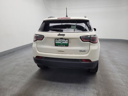 Used 2020 Jeep Compass Latitude w/ Premium Lighting Group FWD image 7