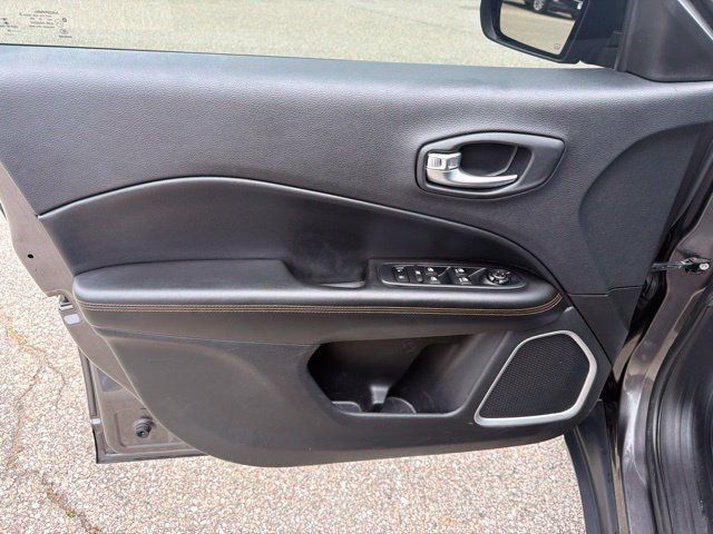 Used 2020 Jeep Compass Limited AWD/4WD image 11