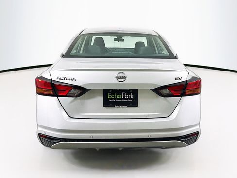 Used 2024 Nissan Altima 2.5 SV image 7