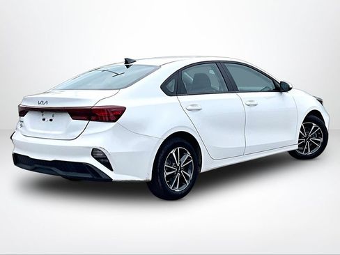 Used 2024 Kia Forte LXS FWD image 3