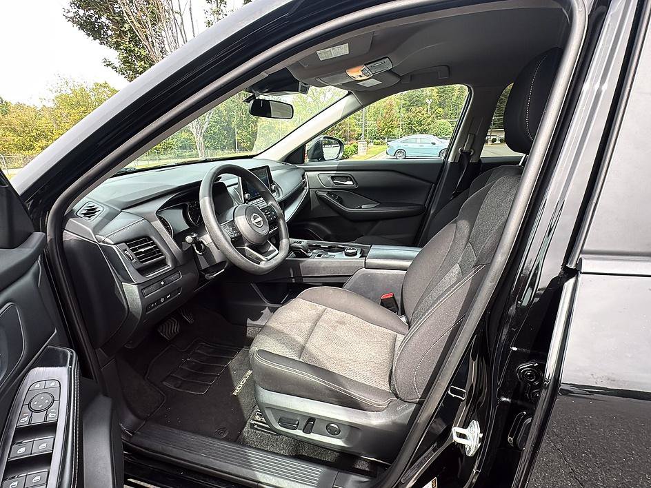 Certified 2024 Nissan Rogue SV AWD/4WD image 13