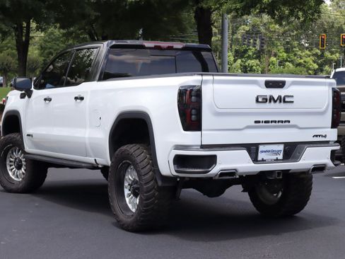 Used 2022 GMC Sierra 1500 AT4 w/ AT4 Premium Package AWD/4WD image 3