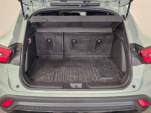 Used 2024 Chevrolet Trax RS w/ Sunroof Package image 36