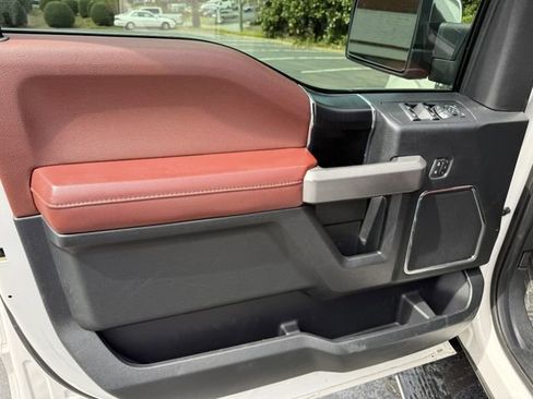 Used 2018 Ford F150 Platinum w/ Equipment Group 701A Luxury AWD/4WD image 14