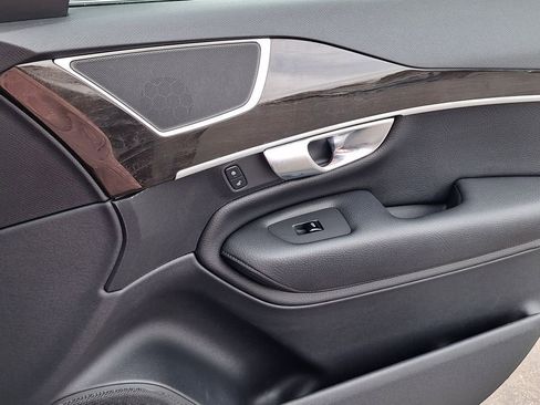 Used 2018 Volvo XC90 T6 Momentum image 28