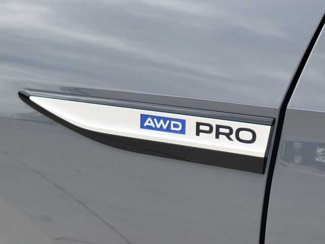 Used 2023 Volkswagen ID.4 Pro AWD/4WD image 15