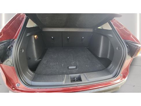 Used 2025 Chevrolet Trax LT w/ LT Convenience Package FWD image 17