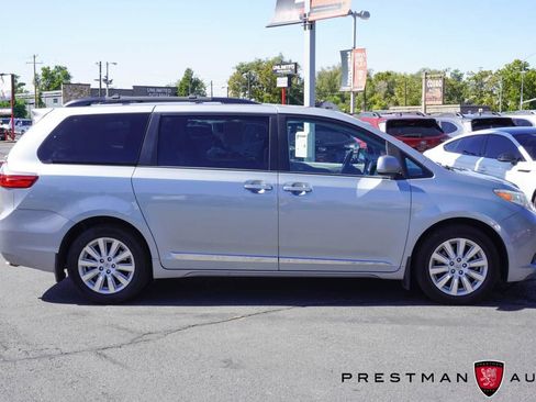 Used 2015 Toyota Sienna XLE w/ XLE Navigation Package AWD/4WD image 10