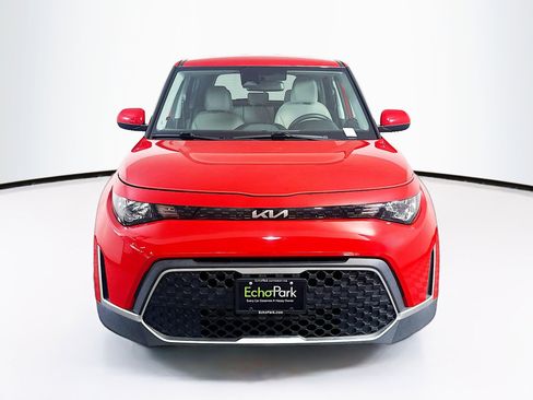 Used 2023 Kia Soul LX FWD image 2