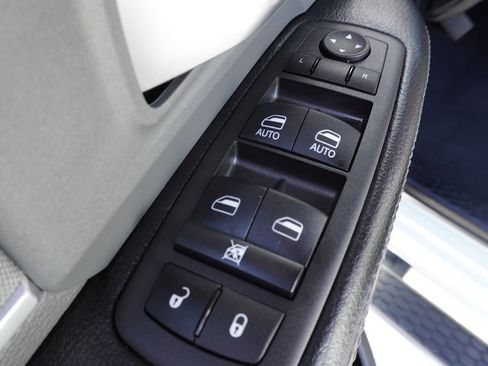 Used 2022 RAM 2500 Big Horn w/ Protection Group image 16