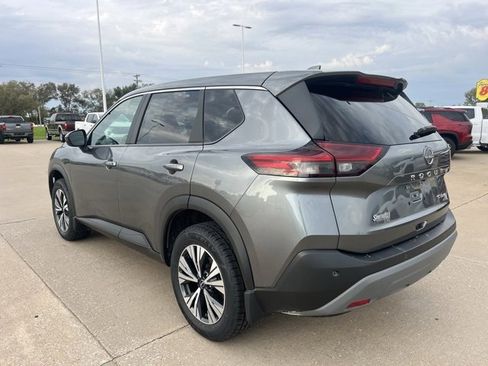 Used 2023 Nissan Rogue SV image 6