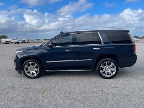 Used 2020 Cadillac Escalade Luxury RWD image 8
