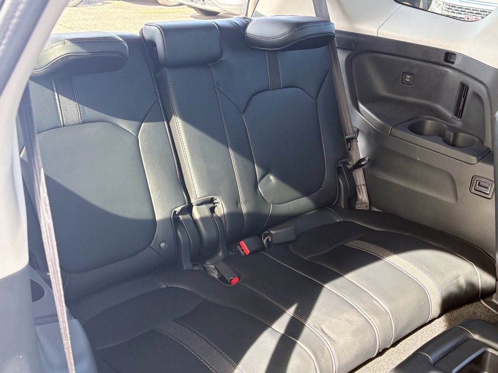 Used 2025 Honda Pilot EX-L image 17
