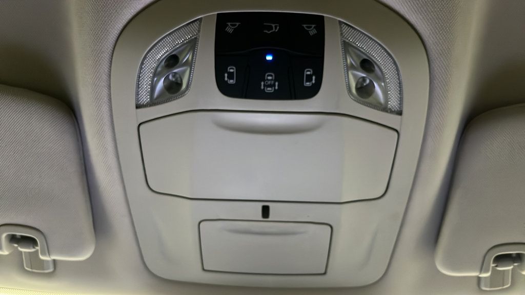 Used 2024 Chrysler Pacifica Touring-L FWD image 33