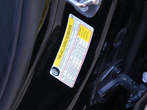 Used 2019 GMC Yukon XL SLT w/ Open Road Package image 34