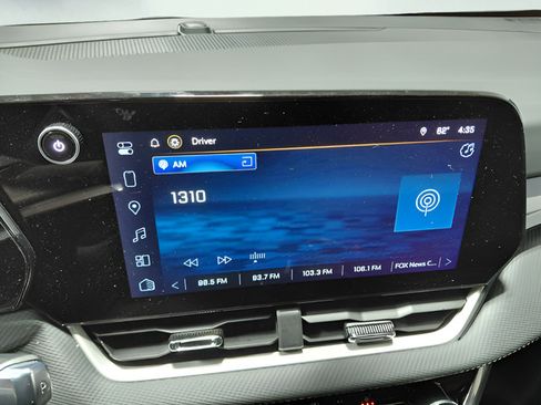 Used 2026 Chevrolet Equinox LT AWD/4WD image 28