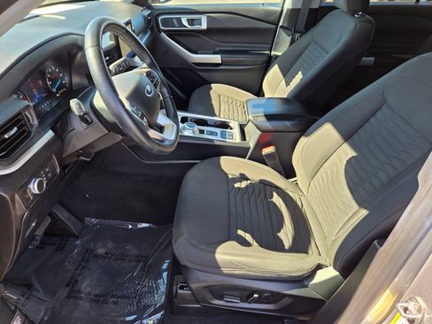 Certified 2021 Ford Explorer XLT RWD image 10