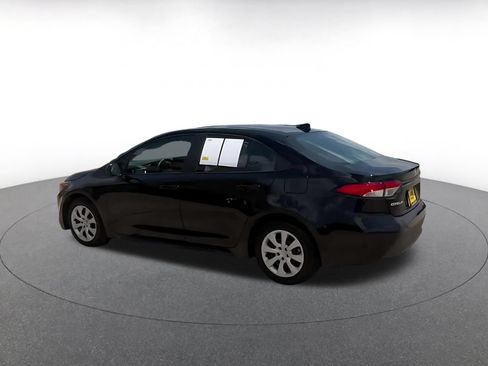 Used 2025 Toyota Corolla LE FWD image 10