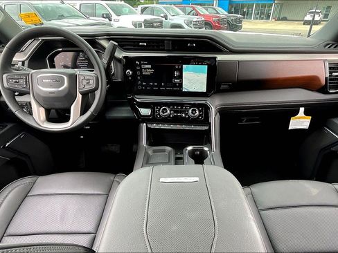 New 2025 GMC Sierra 3500 Denali w/ Denali Reserve Package AWD/4WD image 5