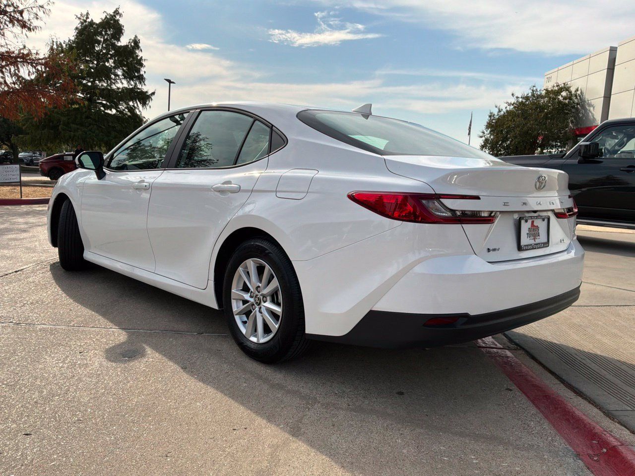 Used 2026 Toyota Camry LE FWD image 8