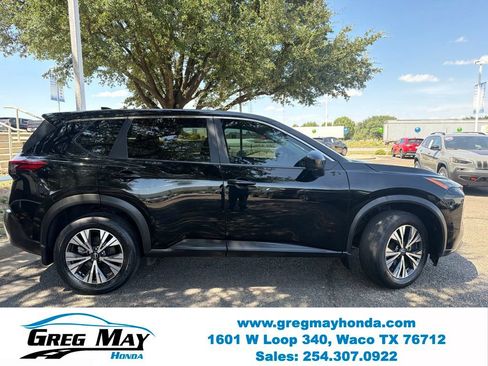 Used 2023 Nissan Rogue SV FWD image 2