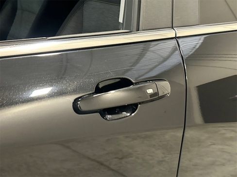 Used 2023 Chevrolet Equinox LT image 13