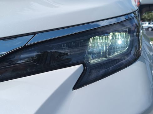 Certified 2026 Toyota Sienna XLE FWD image 6