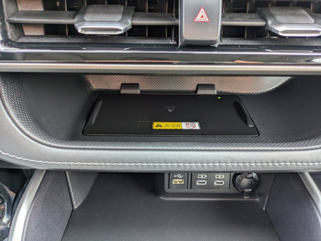 Used 2023 Toyota Highlander XLE AWD/4WD image 28
